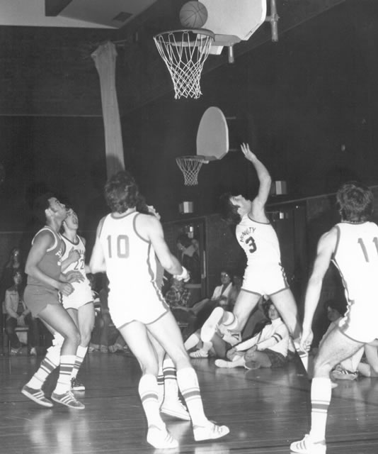 Jr. Boy's Basketball Team at Thornlea. #3 Bryden Millett, #10 Jim Stratten, #11 Rick Krus, #22 Mark Neale